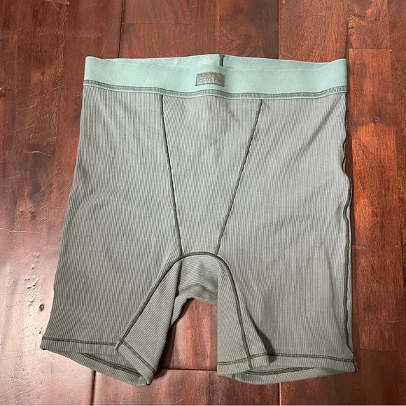 Skims Ribbed Boxer Shorts Women’s Size Small - Picture 1 of 6